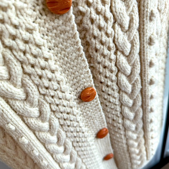 Cable knit cardigan button front design sweater Size M - Picture 3 of 5